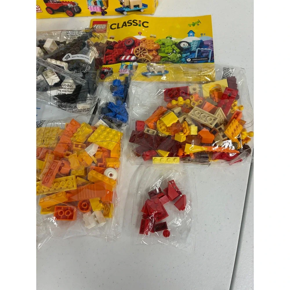 LEGO Classic Bricks on a Roll 10715 Creative Building Set 442 Pieces